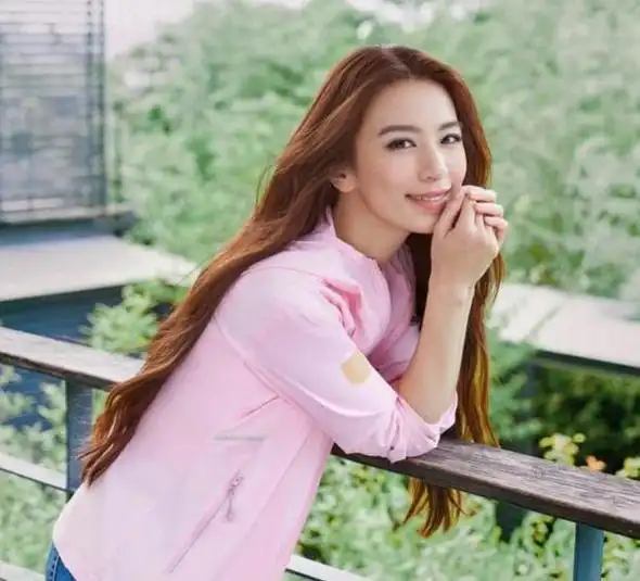 8月3日,she成员田馥甄在社交平台上晒出自己的日常生活照,但没想到