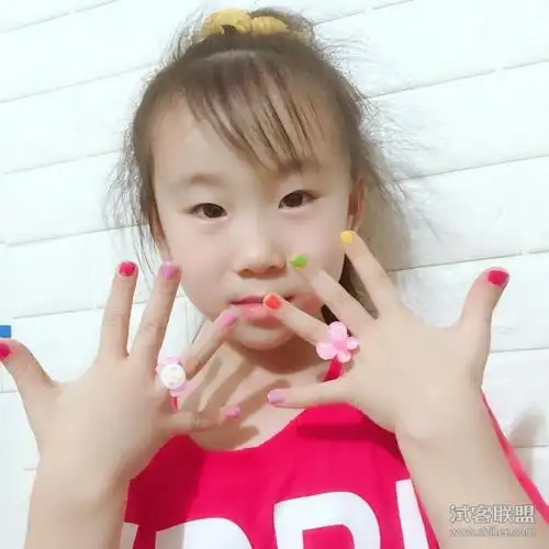 a儿童指甲油小女孩视频和5张图zhs114057429539