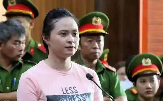 其情人被判死刑,竟在庭审现场与情人激吻|贩毒|毒品|毒贩|敬阳_网易