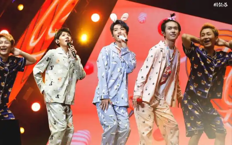 【tfboys】tfboys《heart》全场大合唱