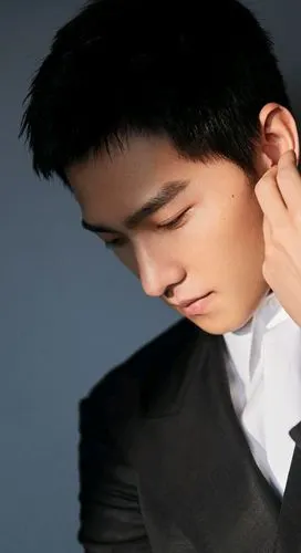 杨洋帅气图片,五官精致的英俊少年_高清图集_新浪网