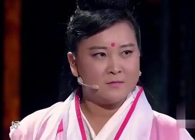 被42岁的贾玲惊艳了一年瘦出小蛮腰预感她的第二部电影又要爆