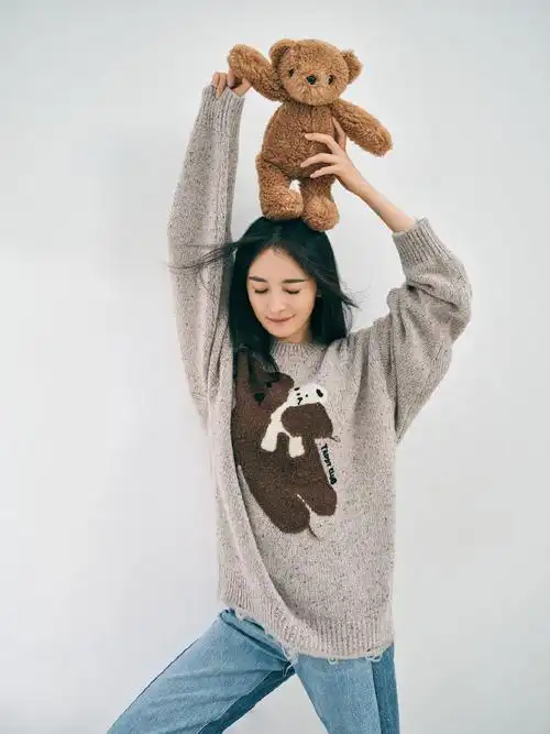 杨幂泰迪熊毛衣慵懒私服写真图片45