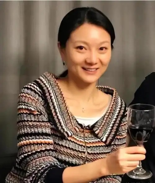 张艺谋妻子陈婷发文:"对不起,我没有那么大的格局"|演员|娱乐圈|摄影