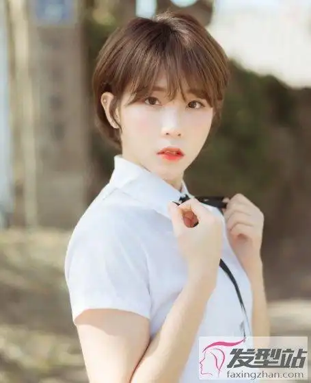 女生简约短发发型怎么剪 最流行短发满屏文艺风_发型站_最新流行发型