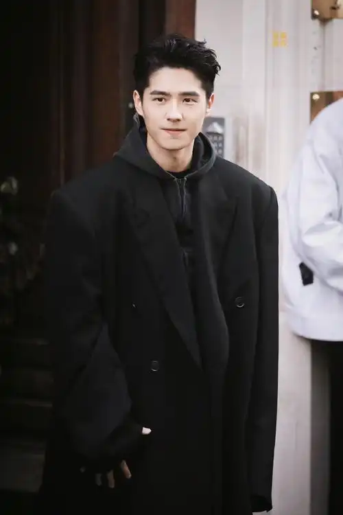 刘昊然露额头好帅