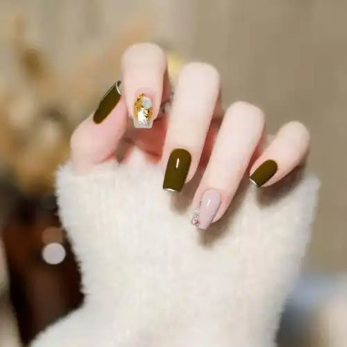 适合手黑妹子的10款美甲,不是只有红色才显白