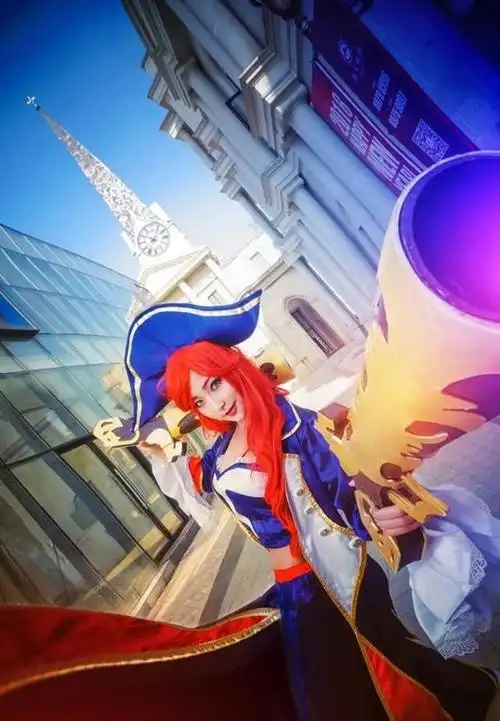 《英雄联盟》赏金猎人·厄运小姐,法国皇室皮肤_cos