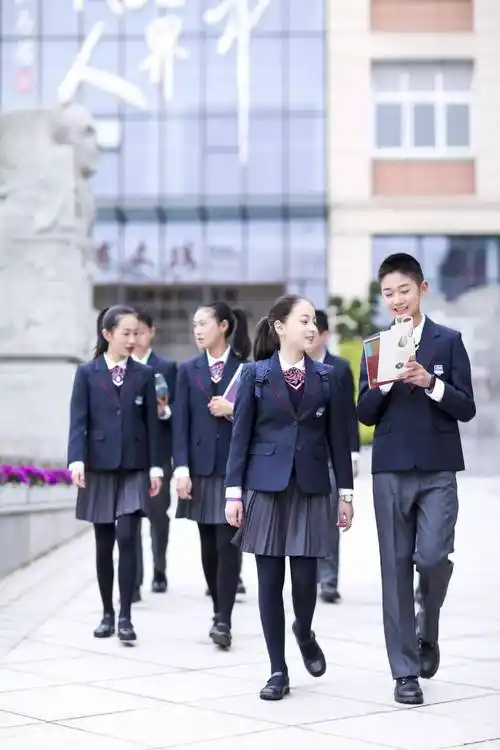 大比拼谁说高中校服丑简直好看到爆大学生都酸了