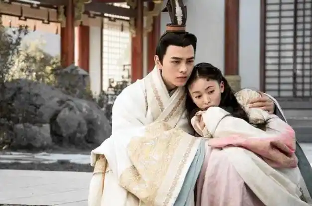 曝吴谨言洪尧亲密照,疑似恋人却遭否认?|杨幂|恋情|赵丽颖_网易订阅