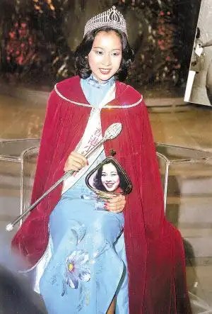 郭晶晶为婆婆庆祝生日,朱玲玲与仨儿子合影,全家感情史都很丰富