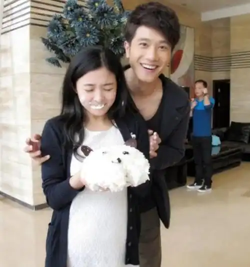 女方是赵丽颖最好闺蜜,秘密交往多年已在备_张含韵