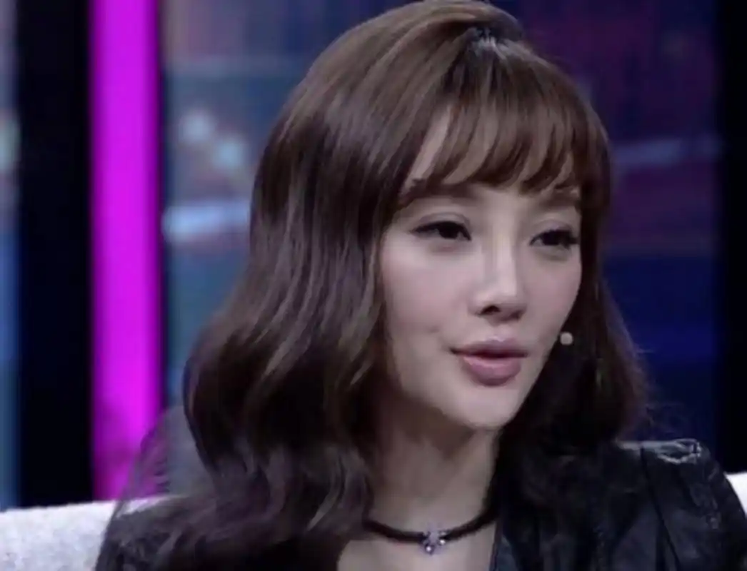 有没有生二胎的计划?"李静问李小璐.