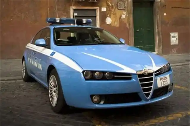 不是土豪也疯狂 意大利警车拒绝低调