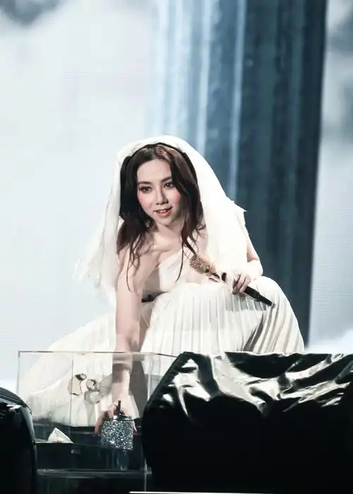 邓紫棋iamgloria世界巡回演唱会