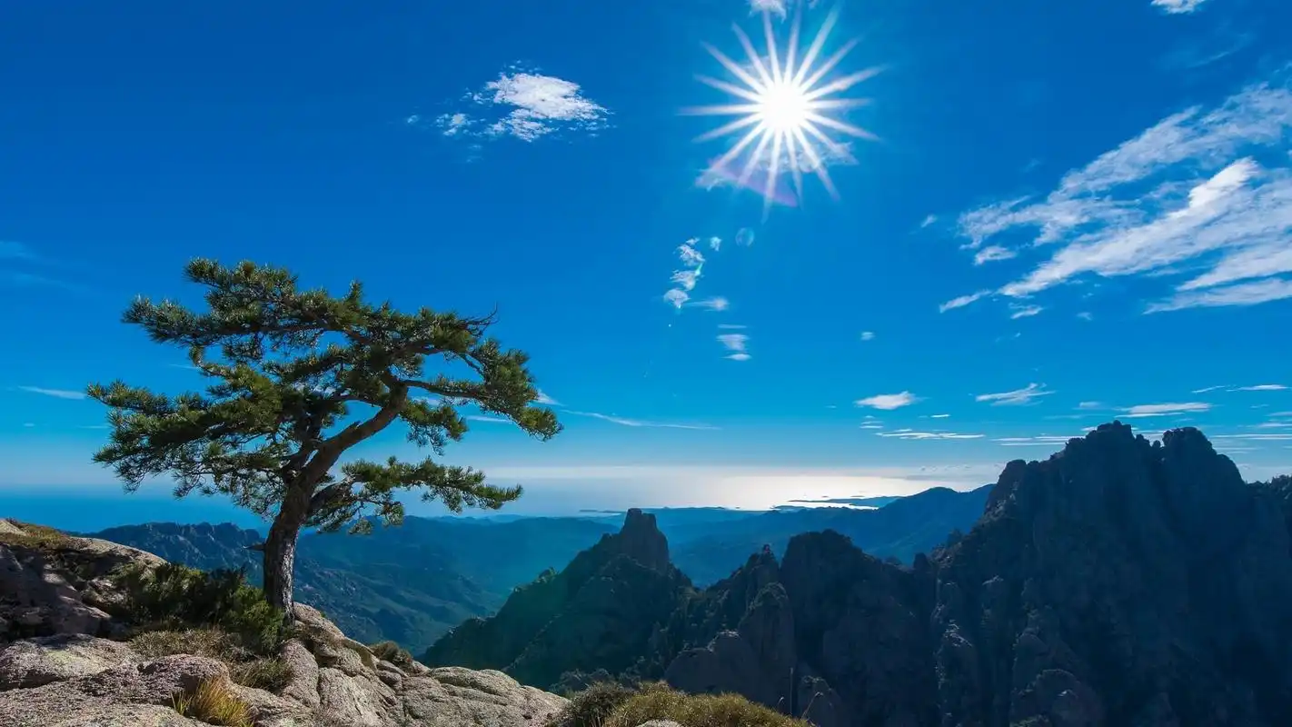 科西嘉岛风景图片高清唯美壁纸.科西嘉是地中海第四大岛.位于法国大陆
