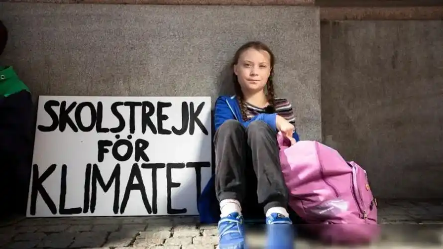 瑞典环保少女17岁生日,为拯救气候罢课72周,父母都是明星很支持