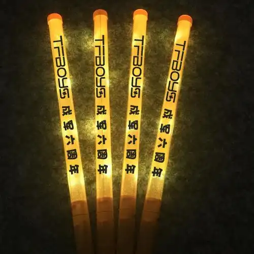 tfboys五周年演唱会荧光棒应援棒闪光棒定做广告定制 四叶草必备