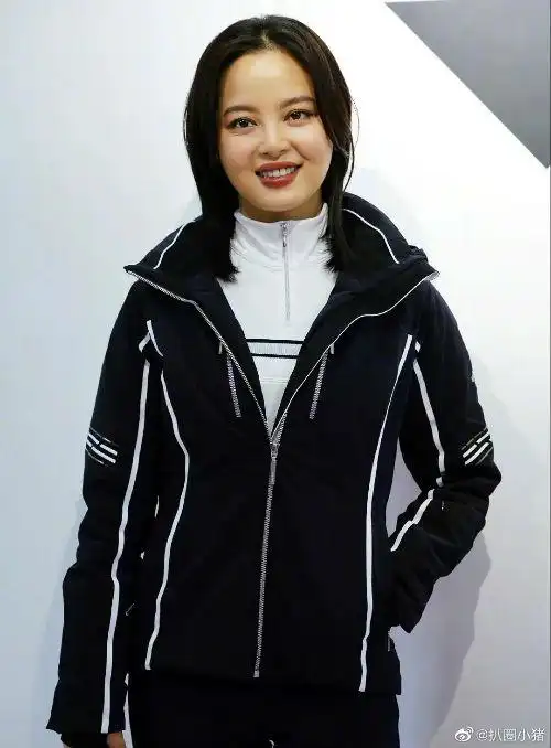 赵露思和辛芷蕾 120斤的脸如何自救?