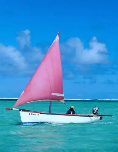 所以普通人完全可以购买一些小型的非机动艇,即帆船,划船,低速