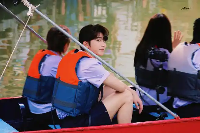 蔡徐坤泰国路透##蔡徐坤白月光学长