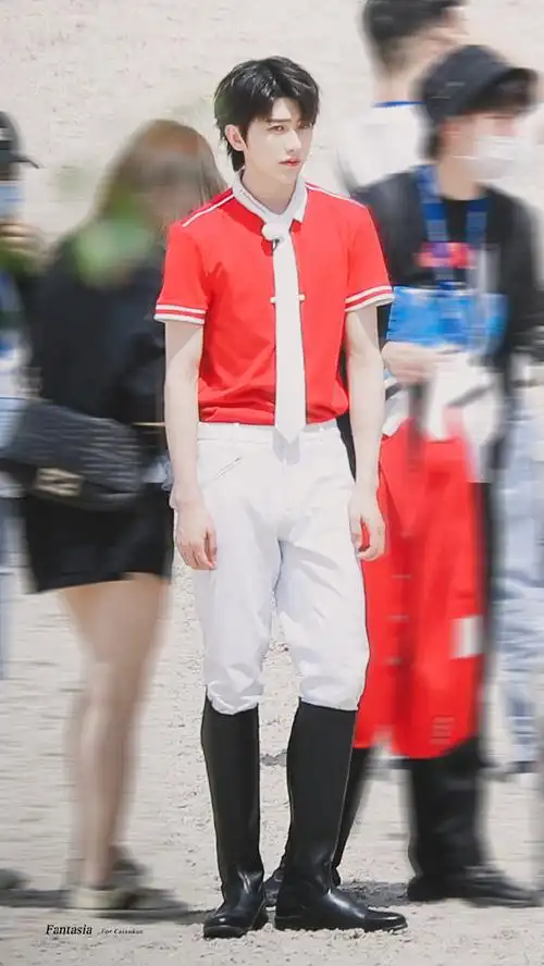 ninepercent新闻200713用骑士坤的美颜洗净眼球真61白马王子蔡徐坤