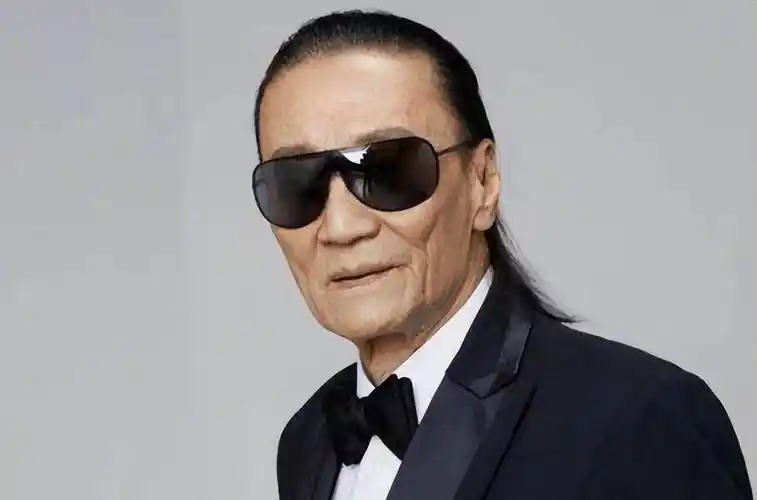 "影坛浪子"谢贤:当年照片门曝光后,为何对儿媳小林青霞一如既往_谢霆