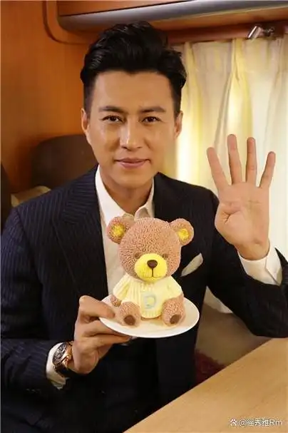 靳东是多少人的男神