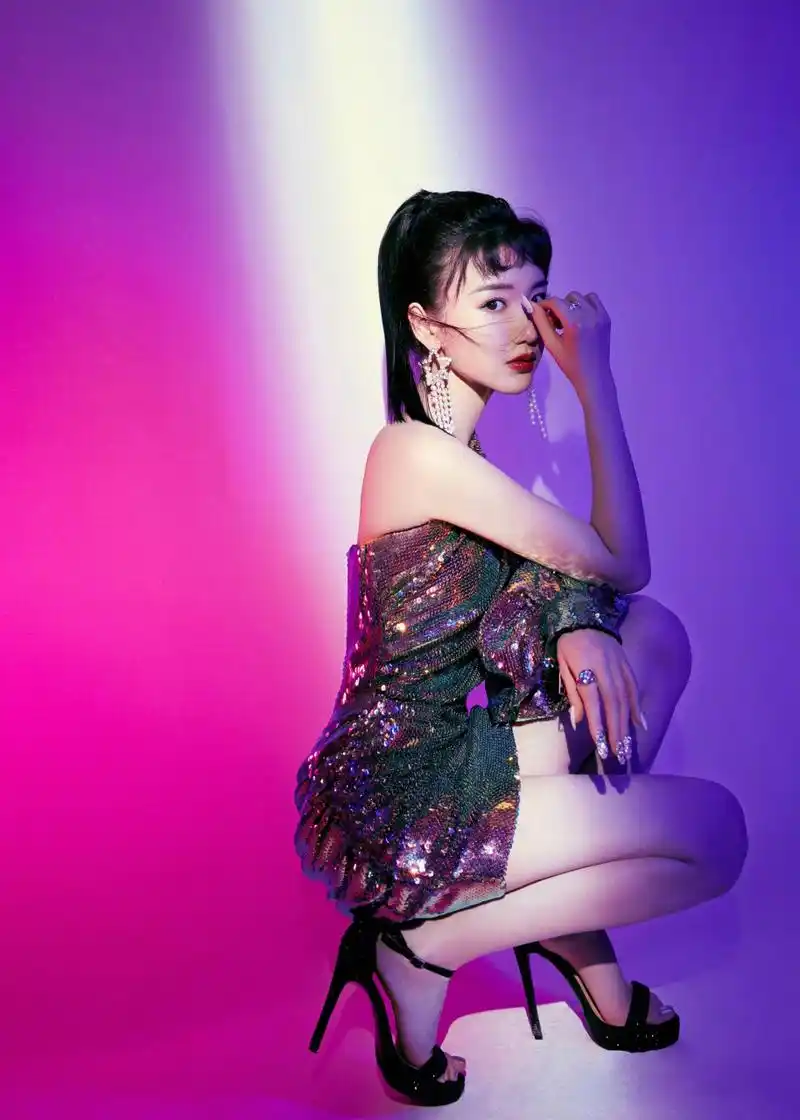 毛晓彤 高跟凉鞋大长腿