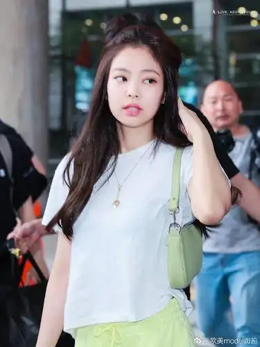7.26 jennie(机场街拍)
