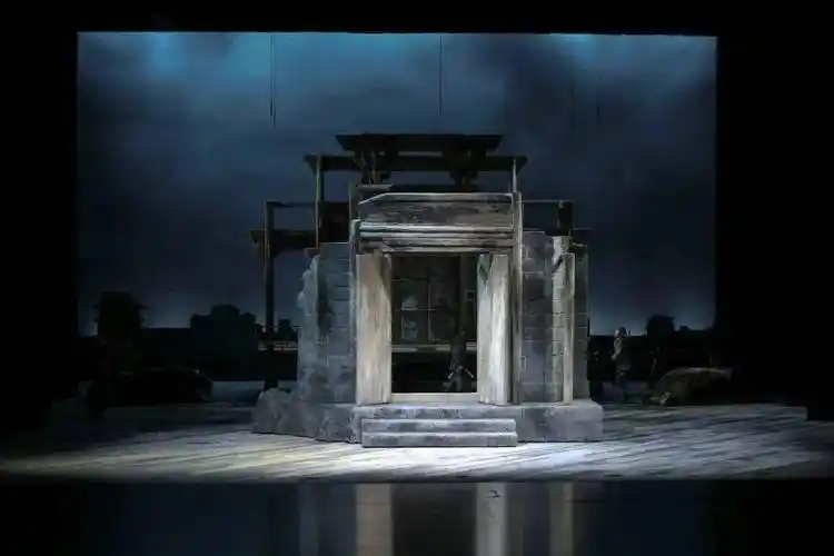 话剧《驚夢》舞美设计刘科栋:最传统的就是最现代的