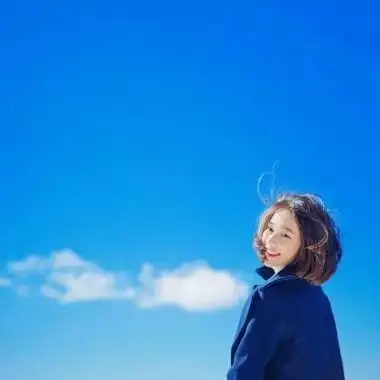 短发女生海边唯美头像小清新