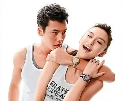 早前一情侣档拍摄广告的陈伟霆和杨颖