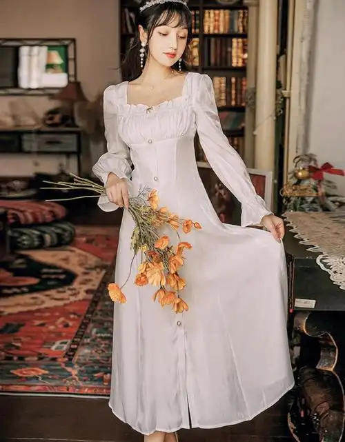 2022新款法式复古宫廷风在逃公主长裙子超仙气质缎面白色连衣裙女