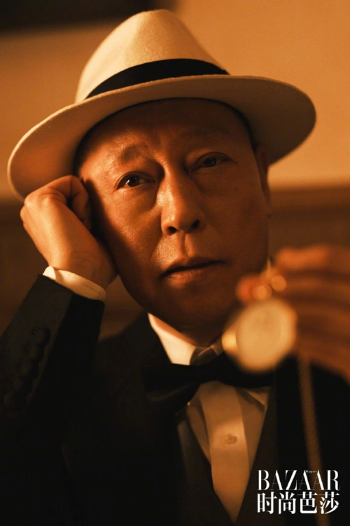 61岁倪大红与白敬亭再拍大片穿西服表情俏皮风格新颖成时尚咖