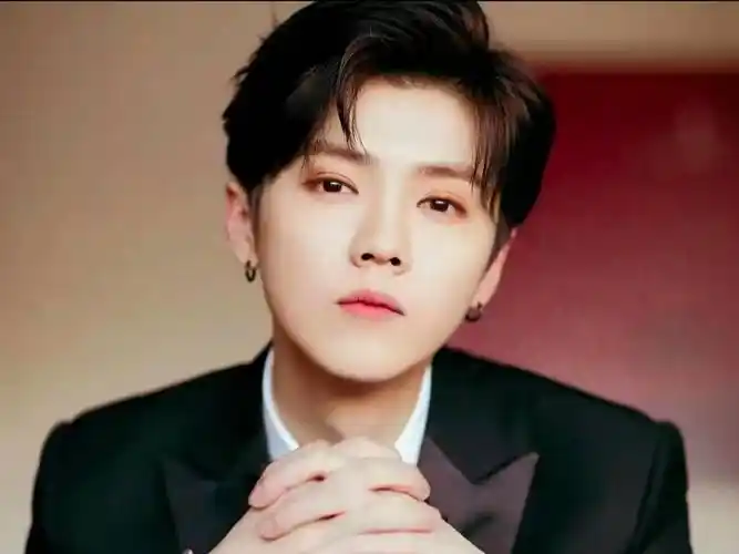 被说娘的鹿晗,是娱乐圈最男的男人_中国_吴某签_偶像