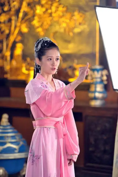 张娜拉 花千骨啊不比那个谁好看呐