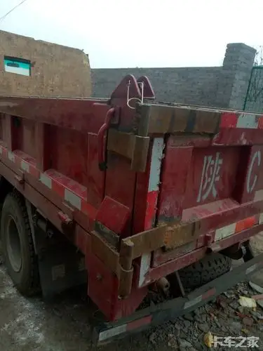 奥驰自卸车后门侧开