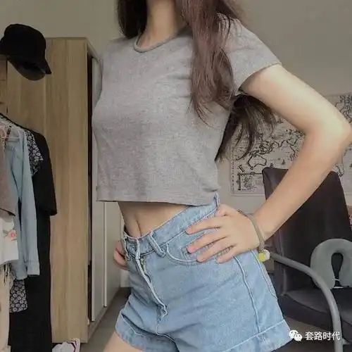 健身妹纸的身材女生看了都疯狂心动