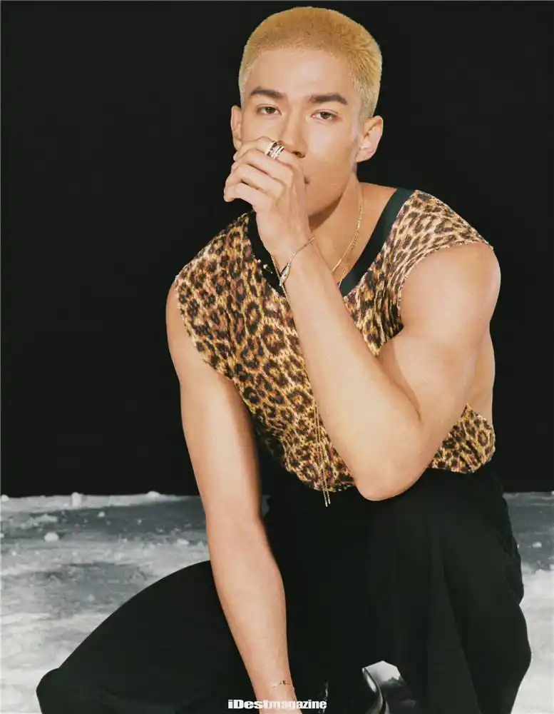 冬季假日封面02狂野的夏威夷男孩米卡