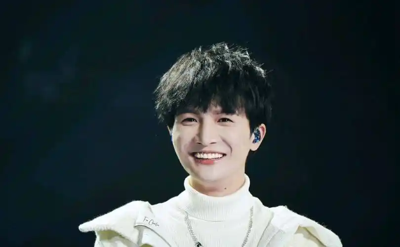 从"伪娘"到"一曲封神",29岁的周深都经历了什么?