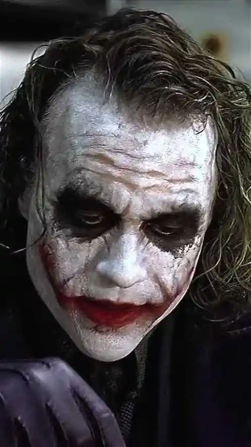 希斯莱杰演小丑,戴面具都掩盖不住他的"嚣张"气质!