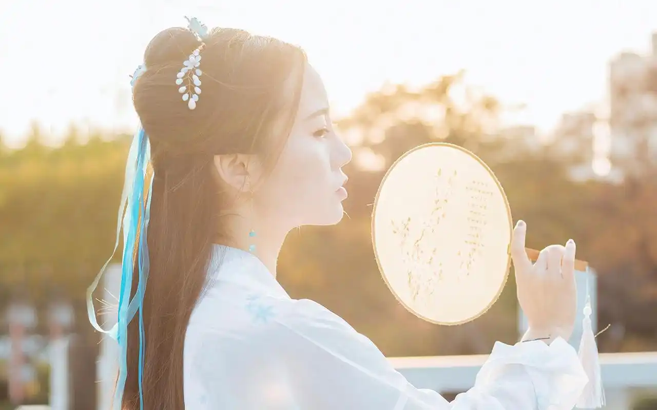 小清新汉服美女户外写真图片桌面壁纸