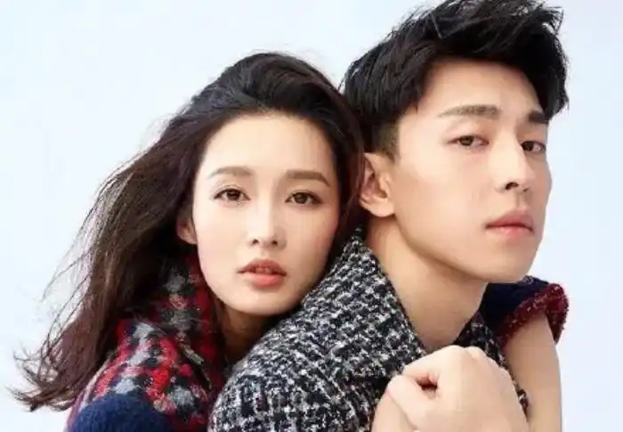 邓伦李沁宣布恋情2021