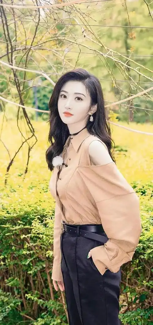 景甜新写真集:她的美丽让时尚再次沸腾!