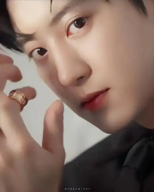 朴灿烈最新杂志封面