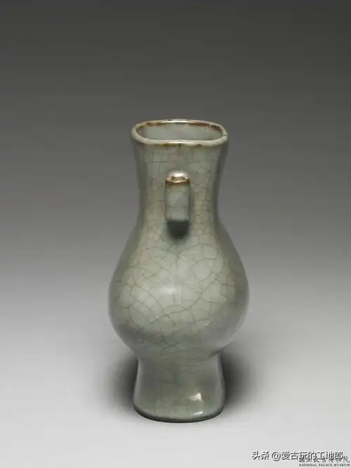 台北故宫博物院陶瓷类赏析199(清乾隆仿宋官窑5件)