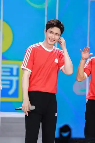 高伟光最新时尚大片,造型精致帅气,魅力十足!模特出身果然不同