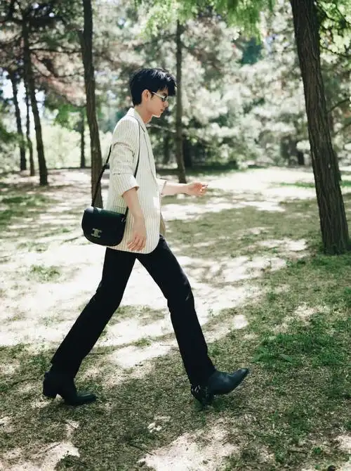 胡先煦都市假日写真