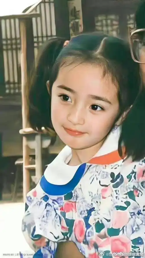 杨幂童年古装旧照